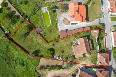 Moradia T3 para Venda em Nossa Senhora das Misericordias