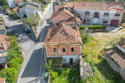 Moradia T3 para Venda em Nossa Senhora das Misericordias