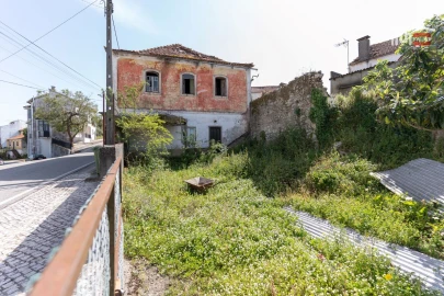 Moradia T3 para Venda em Nossa Senhora das Misericordias