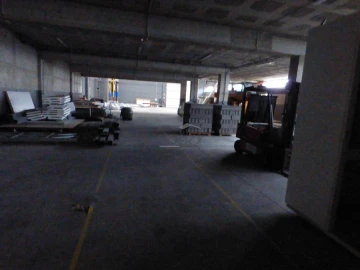 Armazém para Arrendamento em Avintes