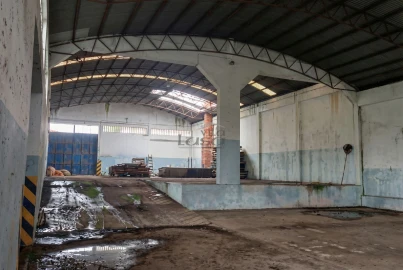 Armazém para Venda em Santa Maria de Lamas