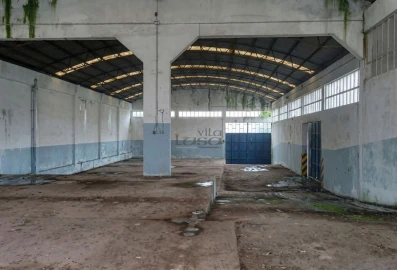 Armazém para Venda em Santa Maria de Lamas