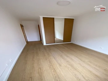 Apartamento T2 para Arrendamento em Corroios