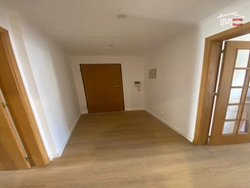 Apartamento T2 para Arrendamento em Corroios