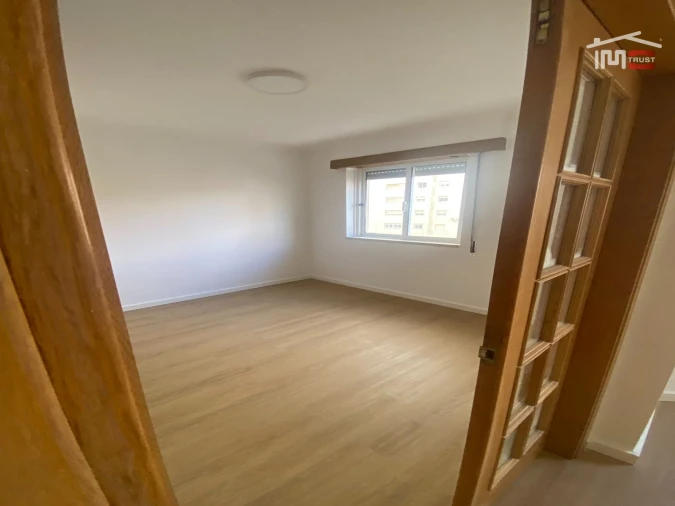 Apartamento T2 para Arrendamento em Corroios Foto 4