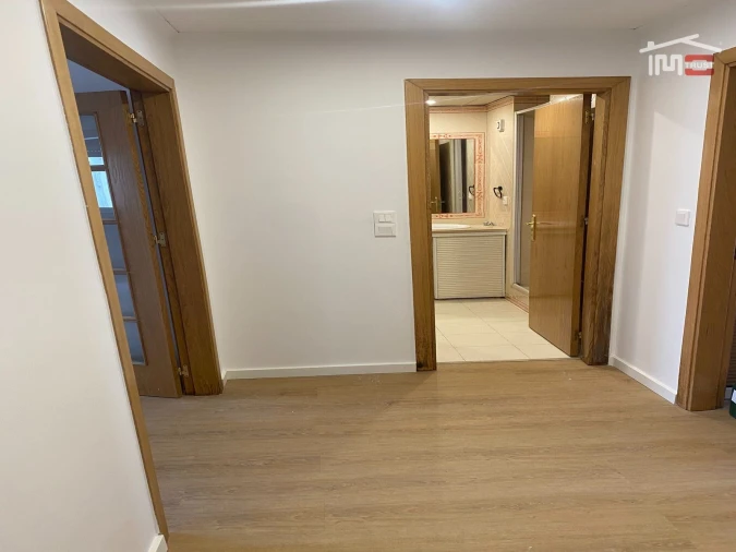 Apartamento T2 para Arrendamento em Corroios Foto 10