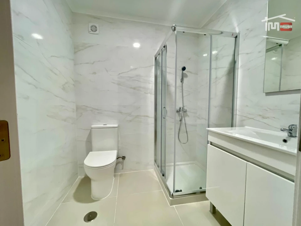 Apartamento T1 para Venda em Barreiro e Lavradio Foto 18