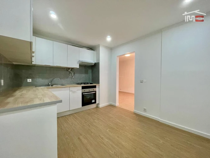 Apartamento T1 para Venda em Barreiro e Lavradio Foto 4