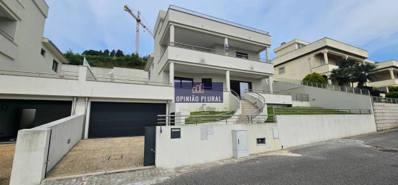 Moradia T3 para Venda em Gondomar (São Cosme), Valbom e Jovim