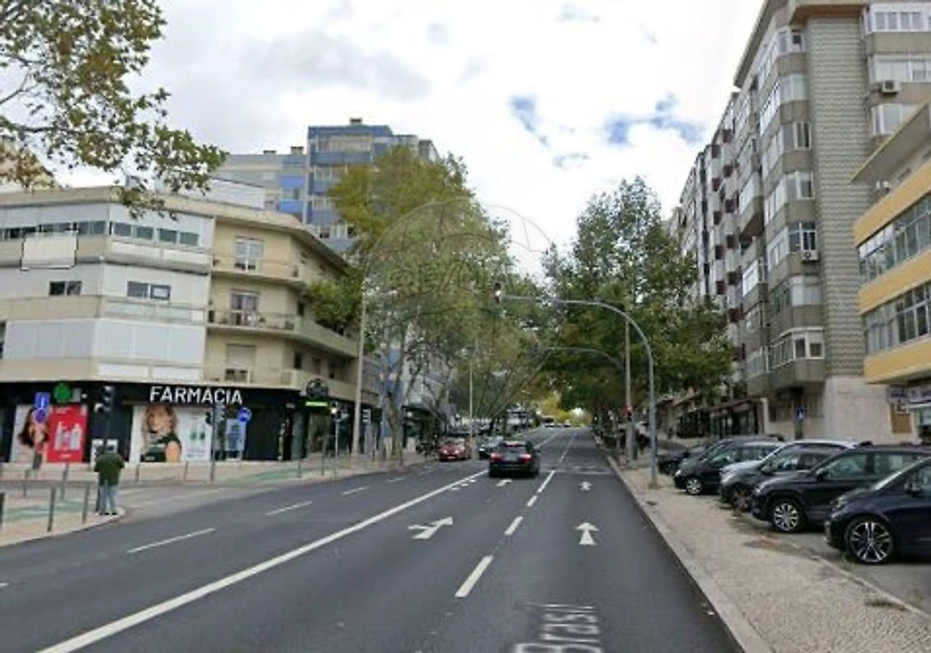 Loja para Venda em Alvalade Foto 3