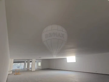 Loja para Venda em Alvalade