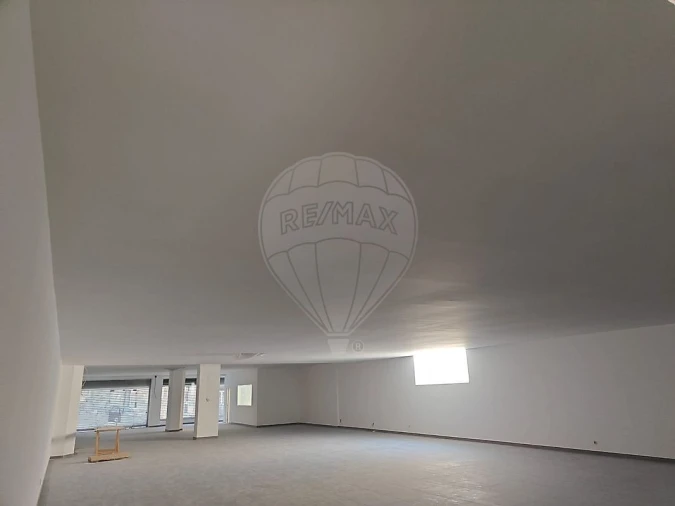 Loja para Venda em Alvalade Foto 6