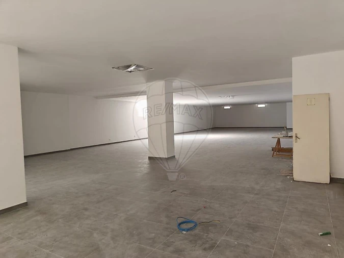 Loja para Venda em Alvalade Foto 7