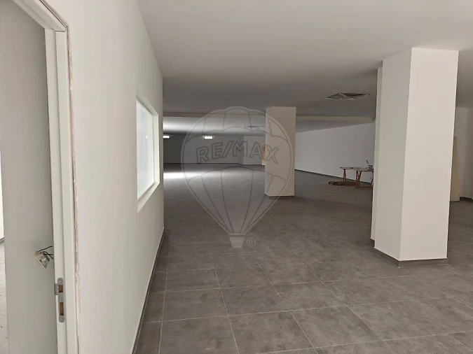 Loja para Venda em Alvalade Foto 9