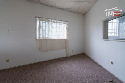 Armazém para Venda em Mira de Aire