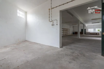 Armazém para Venda em Mira de Aire