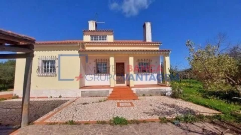 Moradia T4 para Venda em Borba (Matriz)