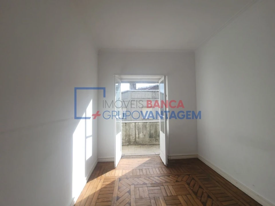 Apartamento T2 para Venda em Queluz e Belas Foto 6