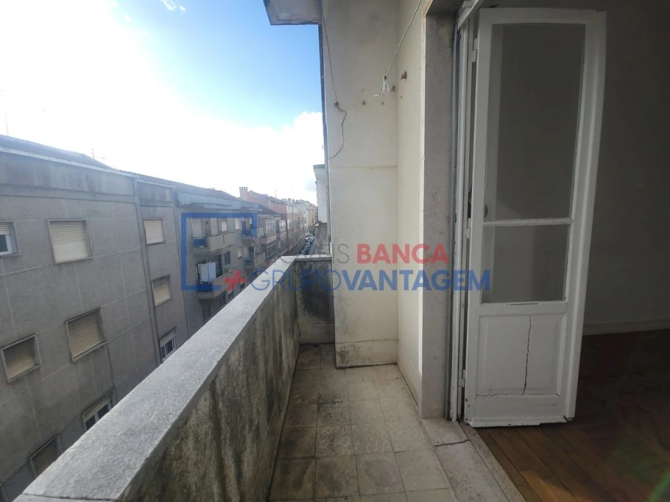 Apartamento T2 para Venda em Queluz e Belas Foto 9