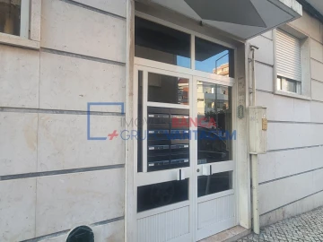 Apartamento T2 para Venda em Queluz e Belas