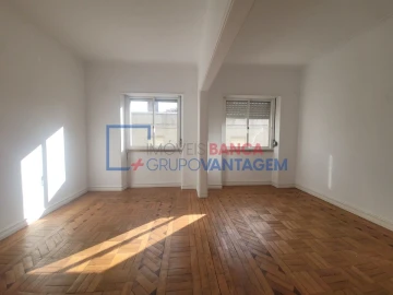 Apartamento T2 para Venda em Queluz e Belas