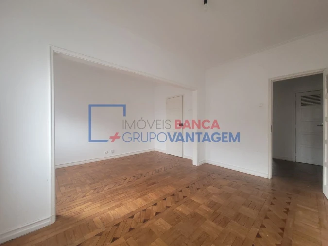 Apartamento T2 para Venda em Queluz e Belas Foto 2
