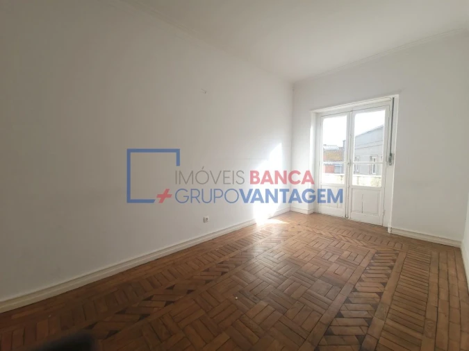 Apartamento T2 para Venda em Queluz e Belas Foto 5