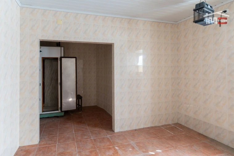 Moradia T3 para Venda em Alburitel Foto 3