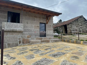 Moradia T2 para Venda em Bustelo, Carneiro e Carvalho de Rei
