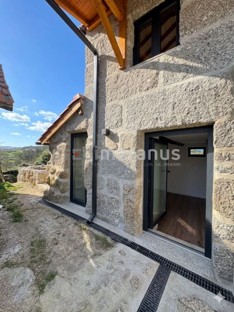 Moradia T2 para Venda em Bustelo, Carneiro e Carvalho de Rei