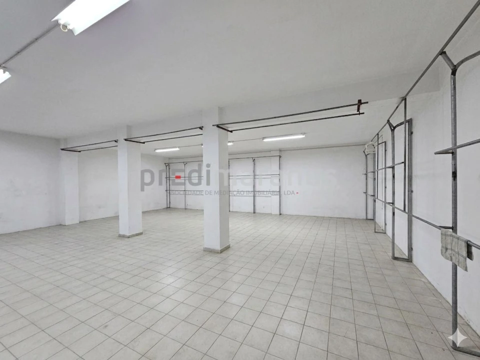 Armazém para Venda em Amarante (São Gonçalo), Madalena, Cepelos e Gatão Foto 2