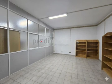 Armazém para Venda em Amarante (São Gonçalo), Madalena, Cepelos e Gatão