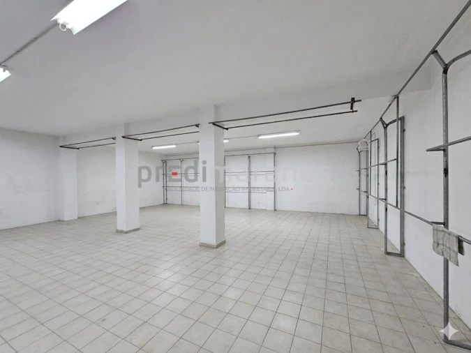 Armazém para Venda em Amarante (São Gonçalo), Madalena, Cepelos e Gatão Foto 2