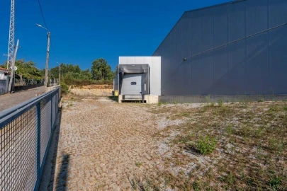 Armazém para Arrendamento em Melres e Medas