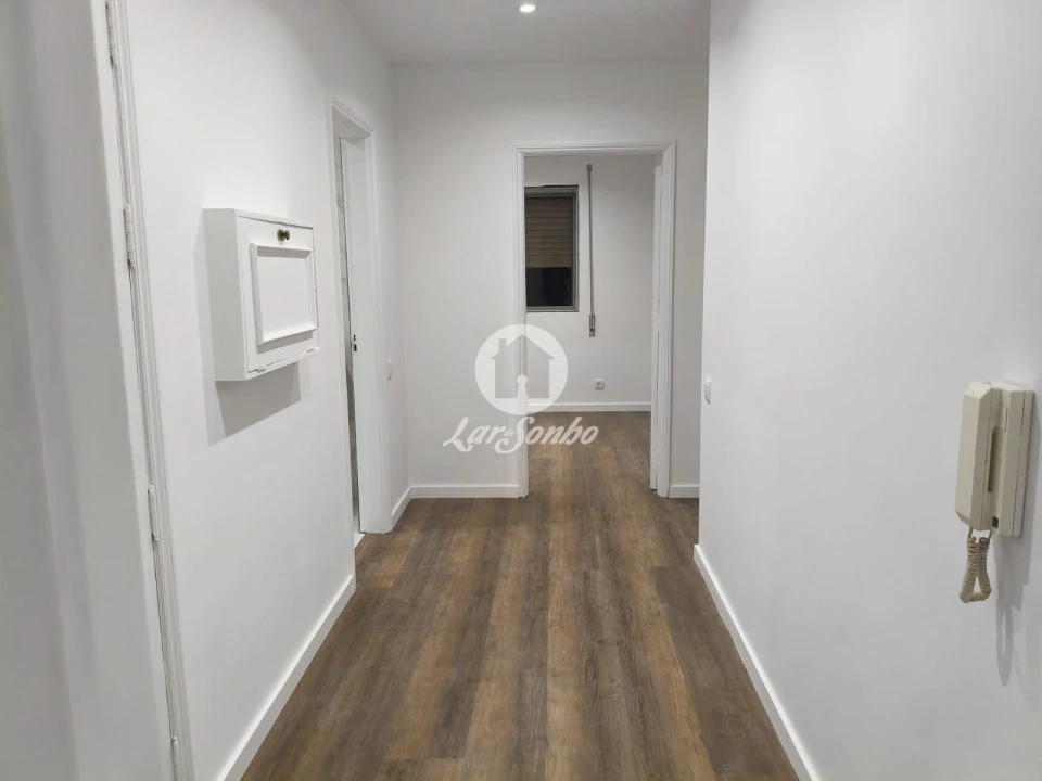 Apartamento T2 para Venda em Nogueira e Silva Escura Foto 4