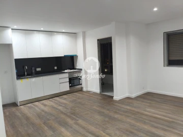Apartamento T2 para Venda em Nogueira e Silva Escura