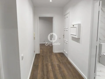 Apartamento T2 para Venda em Nogueira e Silva Escura