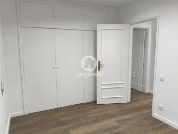 Apartamento T2 para Venda em Nogueira e Silva Escura