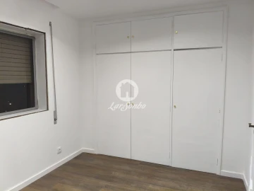 Apartamento T2 para Venda em Nogueira e Silva Escura
