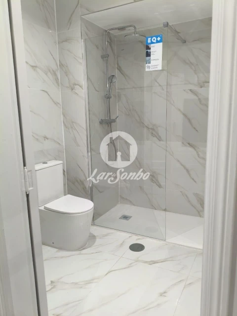 Apartamento T2 para Venda em Nogueira e Silva Escura