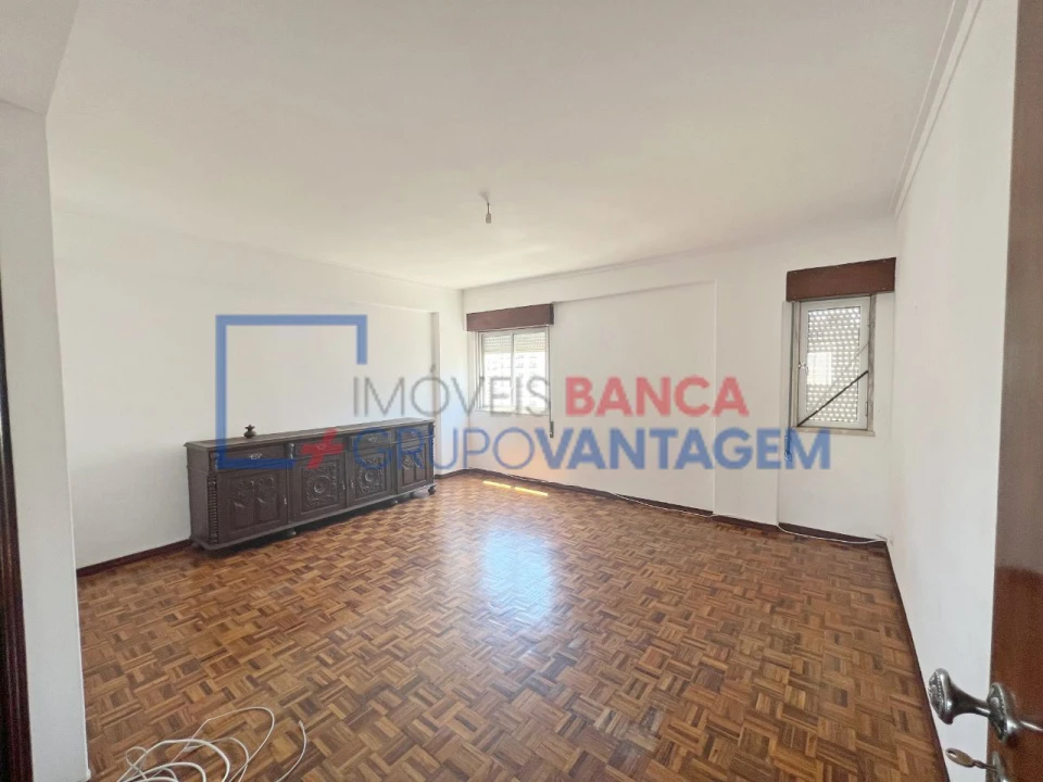 Apartamento T3 para Venda em Carregado e Cadafais Foto 8