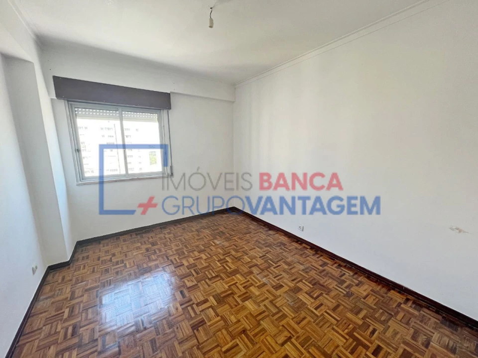 Apartamento T3 para Venda em Carregado e Cadafais Foto 14