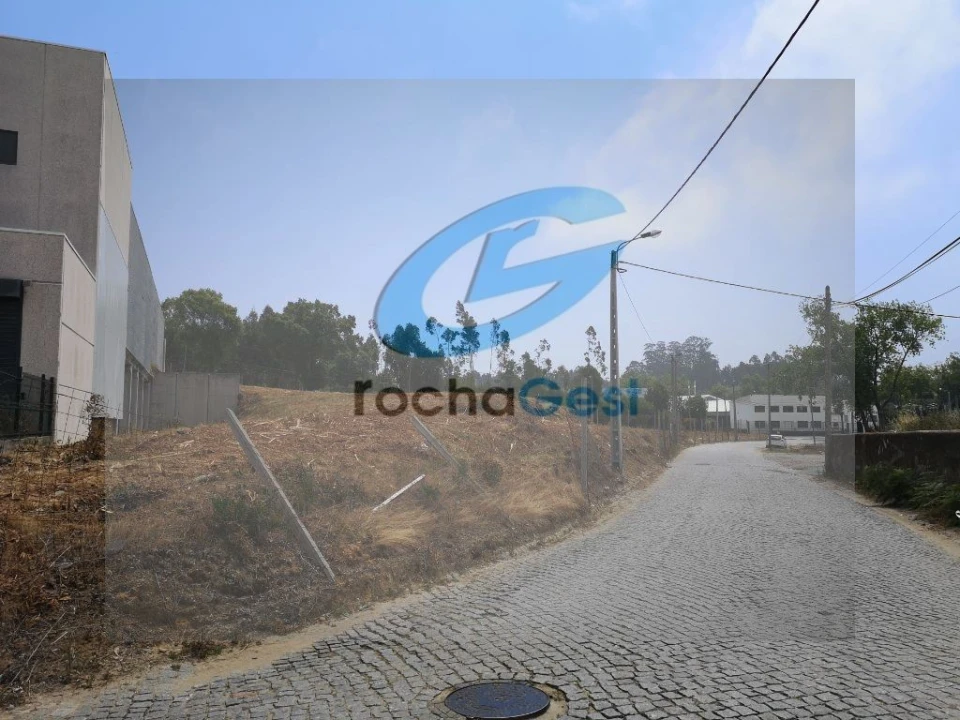 Terreno Comércio / Armazém para Venda em Serzedo e Perosinho Foto 4