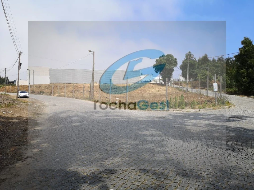 Terreno Comércio / Armazém para Venda em Serzedo e Perosinho Foto 9