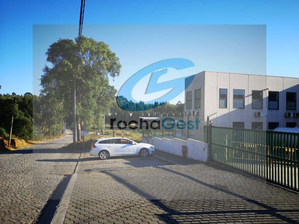 Terreno Comércio / Armazém para Venda em Serzedo e Perosinho Foto 10