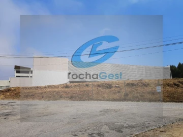 Terreno Comércio / Armazém para Venda em Serzedo e Perosinho