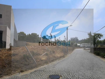 Terreno Comércio / Armazém para Venda em Serzedo e Perosinho