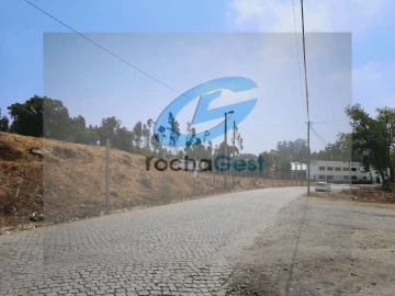 Terreno Comércio / Armazém para Venda em Serzedo e Perosinho