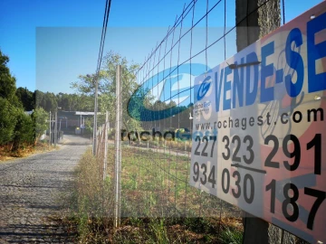 Terreno Comércio / Armazém para Venda em Serzedo e Perosinho