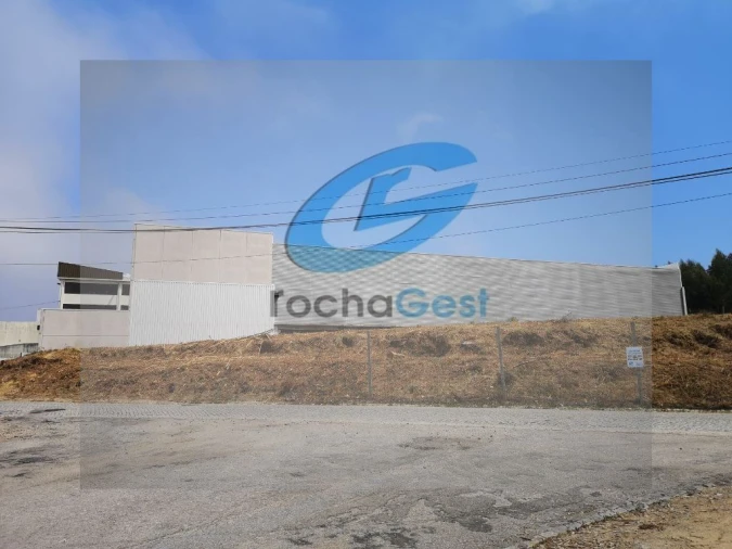 Terreno Comércio / Armazém para Venda em Serzedo e Perosinho Foto 3